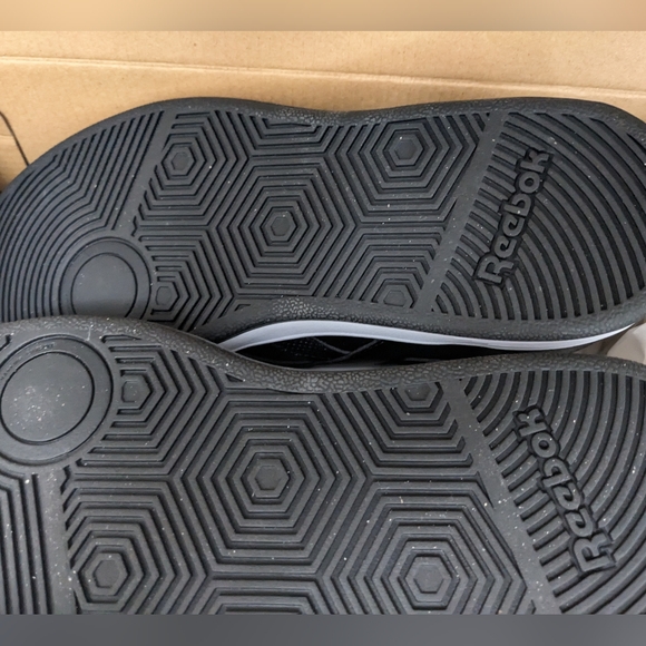 reebok shoes (royal techque) - Picture 4 of 6